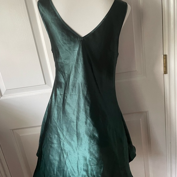 Vintage Satin Green Chemise with Lace Trim - Picture 7 of 9
